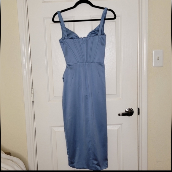 House of cb satin dress - Picture 4 of 5